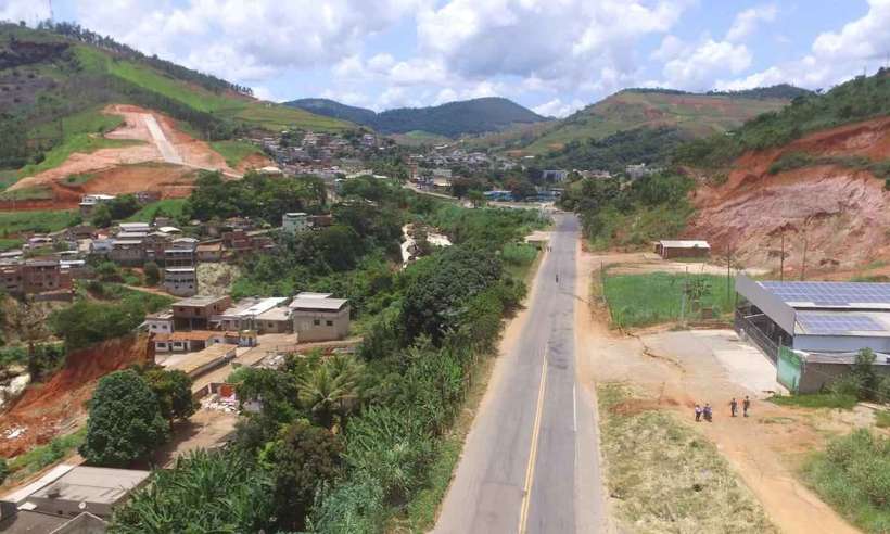 Interdição em trecho da BR-262 causa transtorno a motoristas e moradores