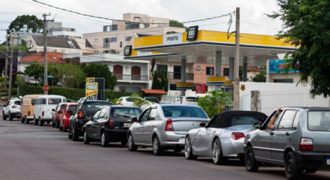 Gasolina, diesel e gás ficam mais caros a partir de hoje nas refinarias