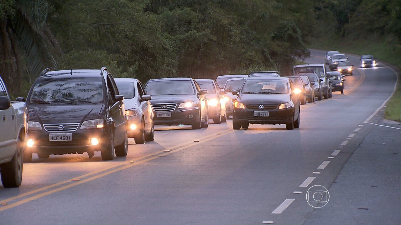 Estradas têm lentidão no retorno do feriado de Semana Santa Estradas têm lentidão no retorno do feriado de Semana Santa