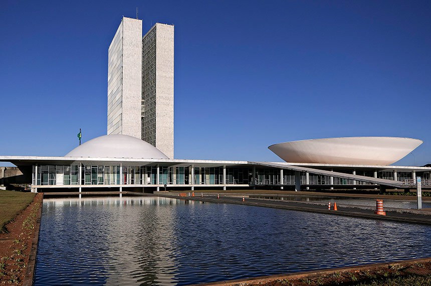 Desvio de verbas públicas: quando o dinheiro da população é usado de forma irregular Desvio de verbas públicas: quando o dinheiro da população é usado de forma irregular